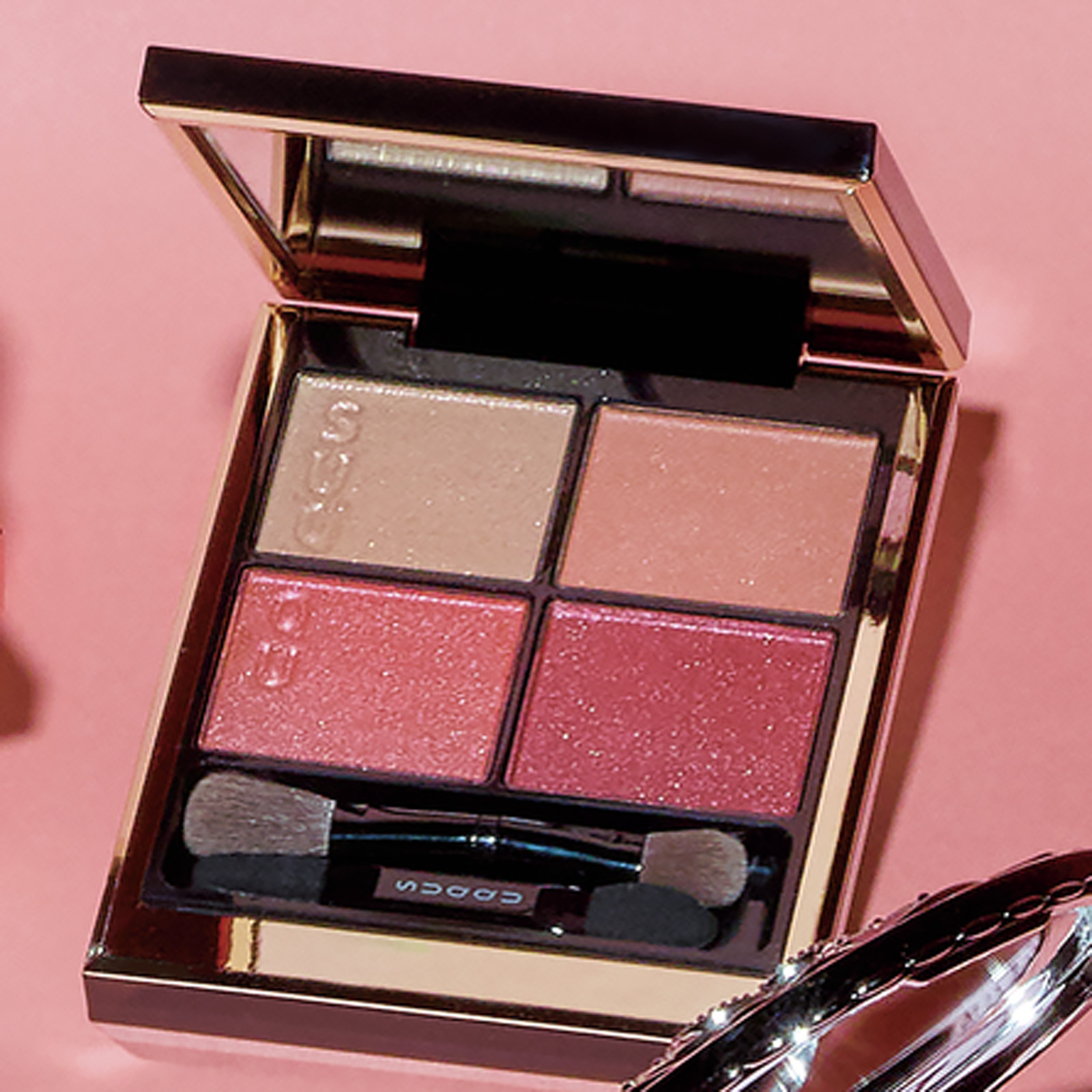 SUQQU シグニチャー カラーアイズ(04純撫子)