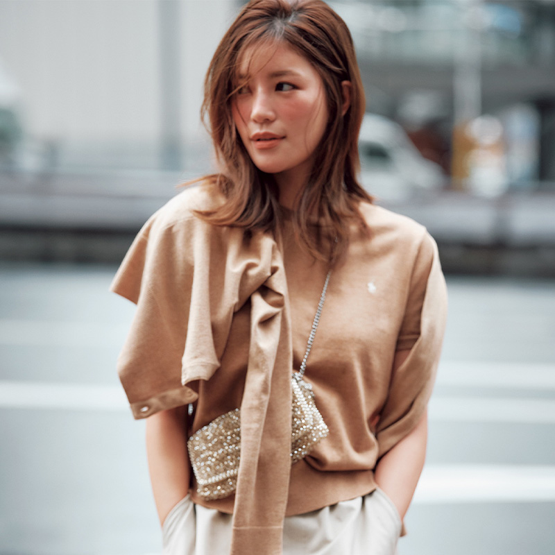 ラルフローレンのカーディガンとニットのコーデ