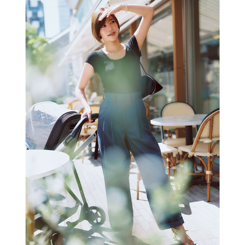 アワワコールのTシャツは背中の開きがパーフェクトで1枚でおしゃれ見え