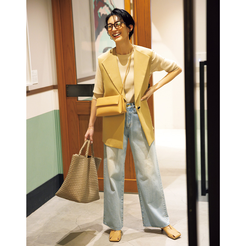 デニムコーデ,薄色デニムコーデ,ジレコーデ,ベージュコーデ,オフィスコーデ,神山まりあ