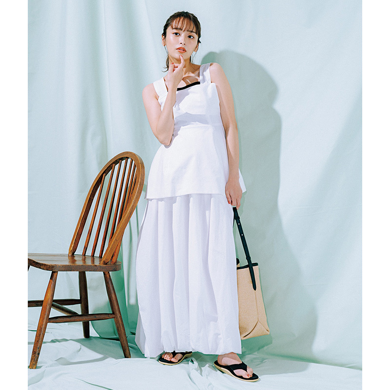 バルーンシルエットが可愛い夏の白スカートコーデ