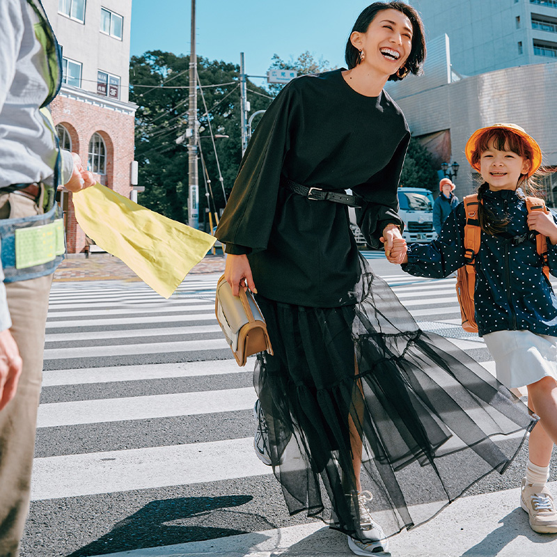 黒ブラウス,HYKE,ブラウスコーデ,オーガンジースカートコーデ,ブラックコーデ,神山まりあ