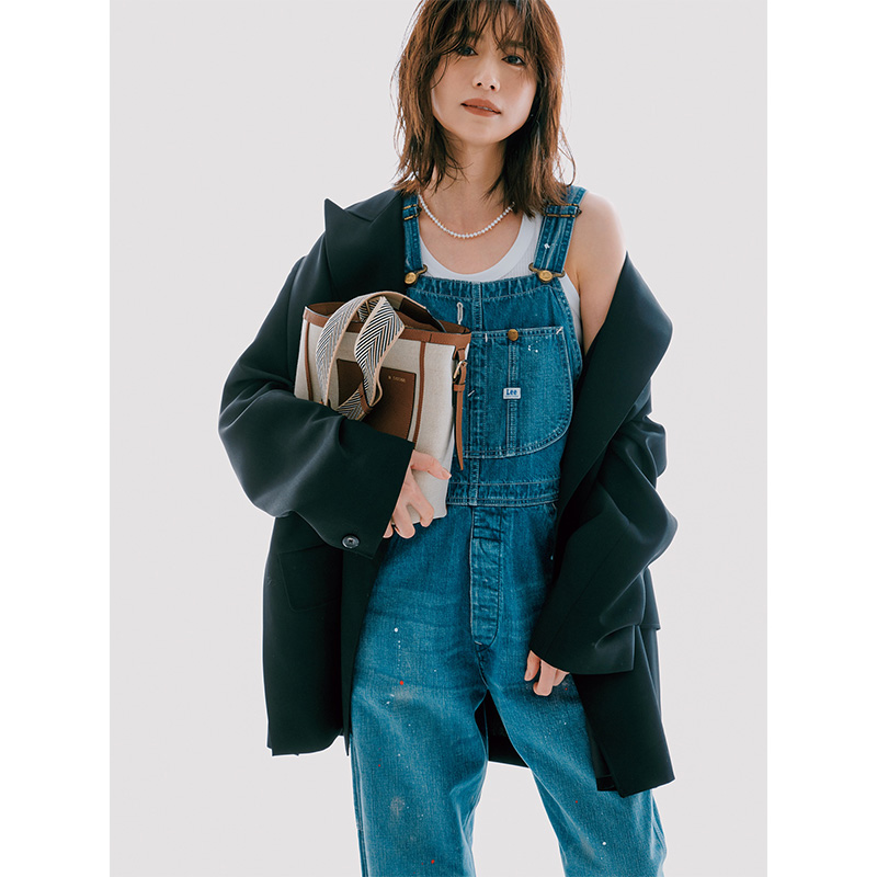 東原亜希,デニムコーデ,サロペットコーデ