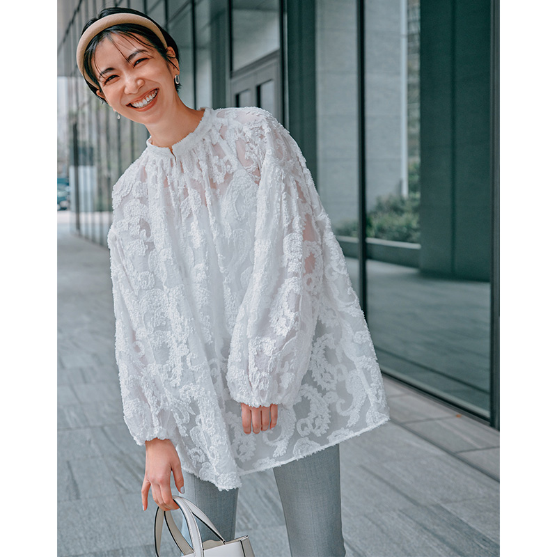 パンツ,テーパードパンツ,グレーパンツ,パンツコーデ,ブラウスコーデ,yori,ユナイテッドアローズ,阪井まどか