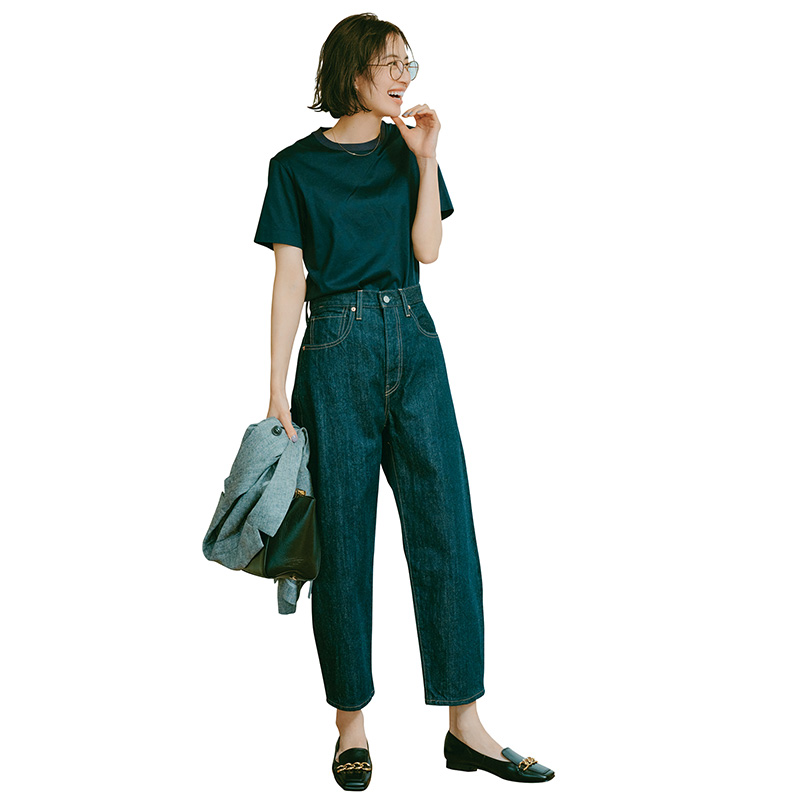 デニムコーデ,ワントーンコーデ,リーバイスのデニム,学校コーデ,岡本あずさ