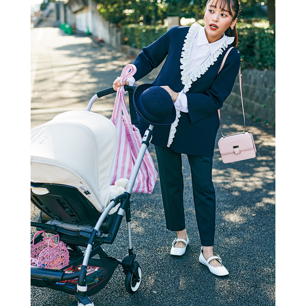 黒パンツ,美脚補正効果,ユナイテッドアローズ,ママコーデ,送迎