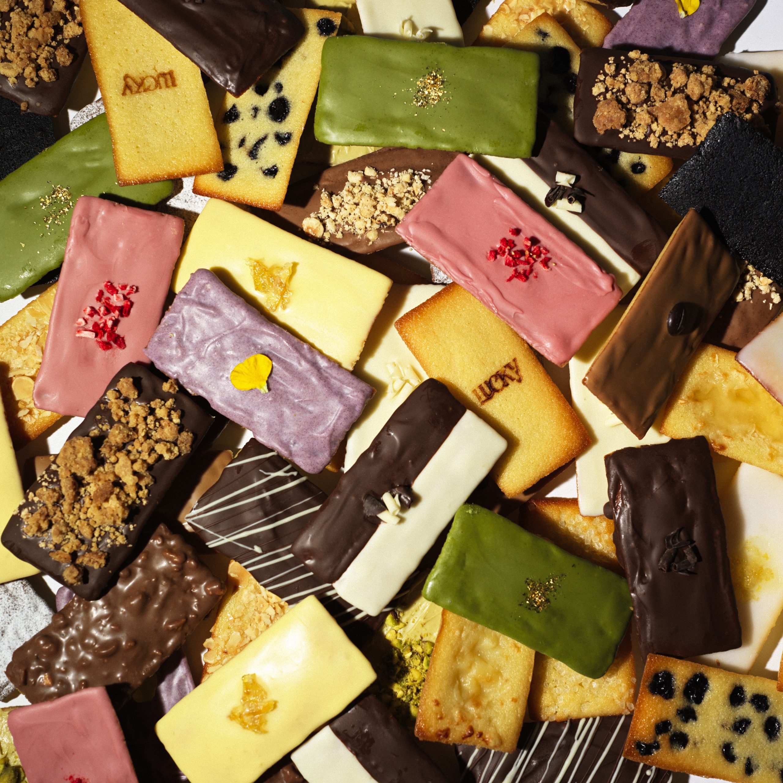 縁起物フィナンシェ