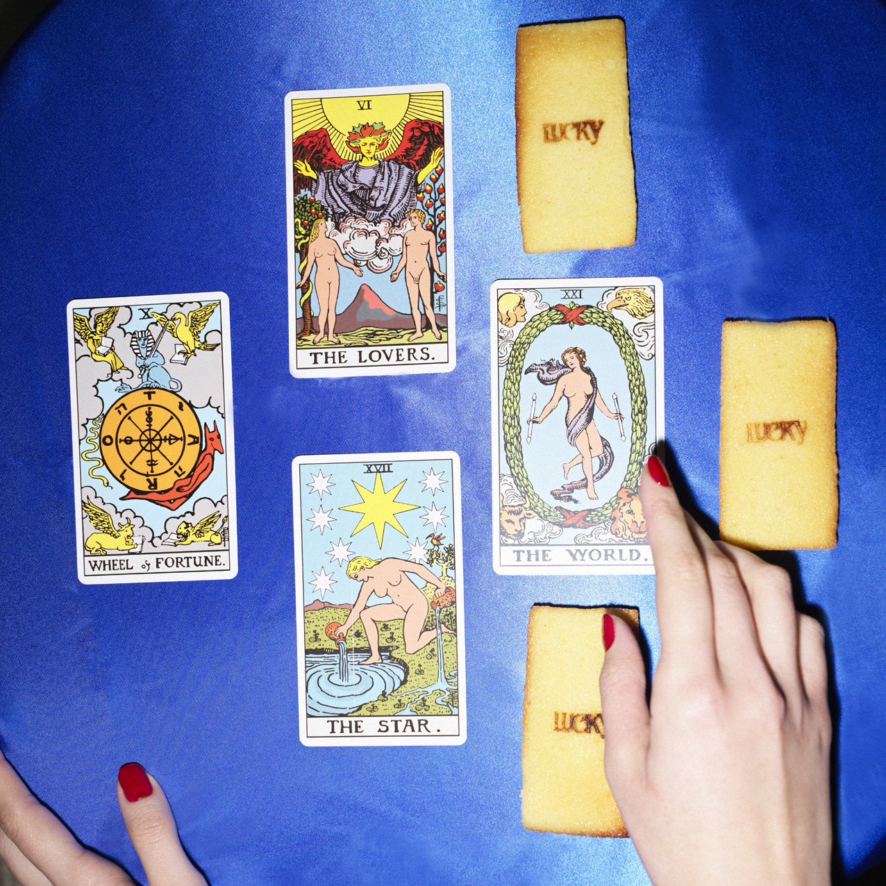 縁起物フィナンシェ