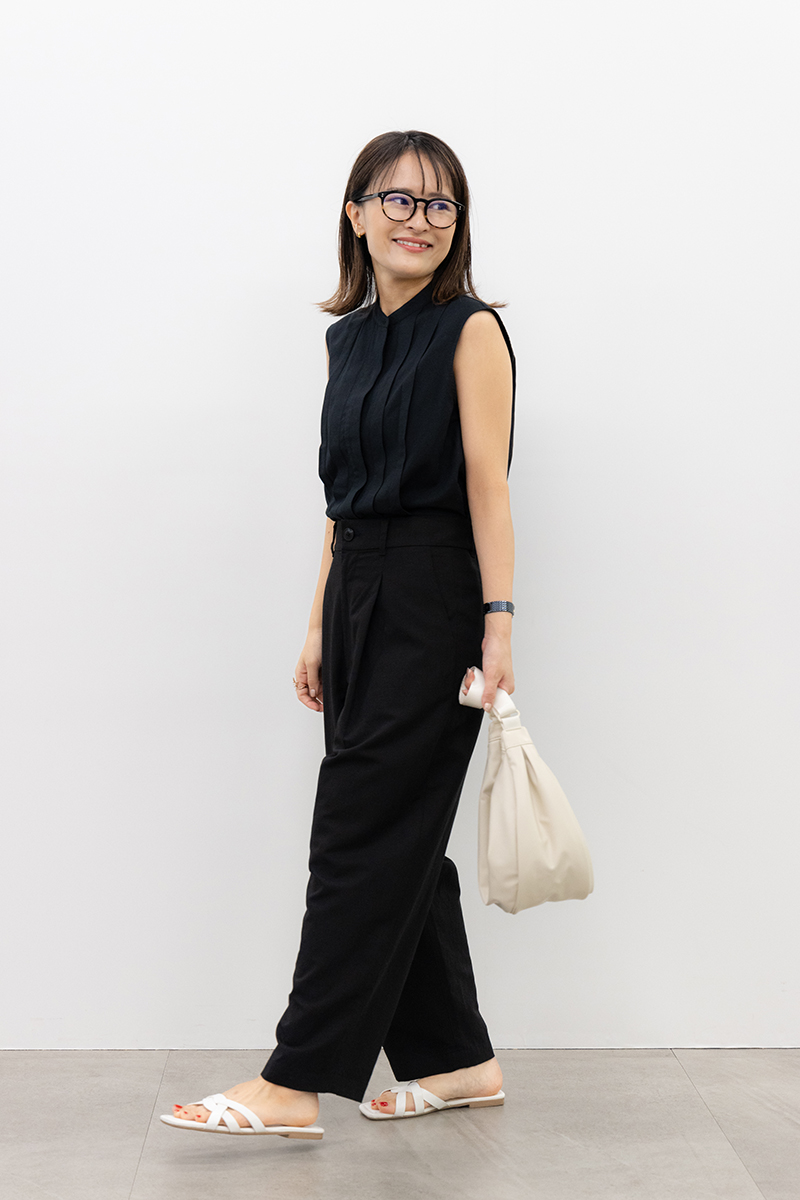 コントワー・デ・コトニエのリネンブレンドタックテーパードパンツ