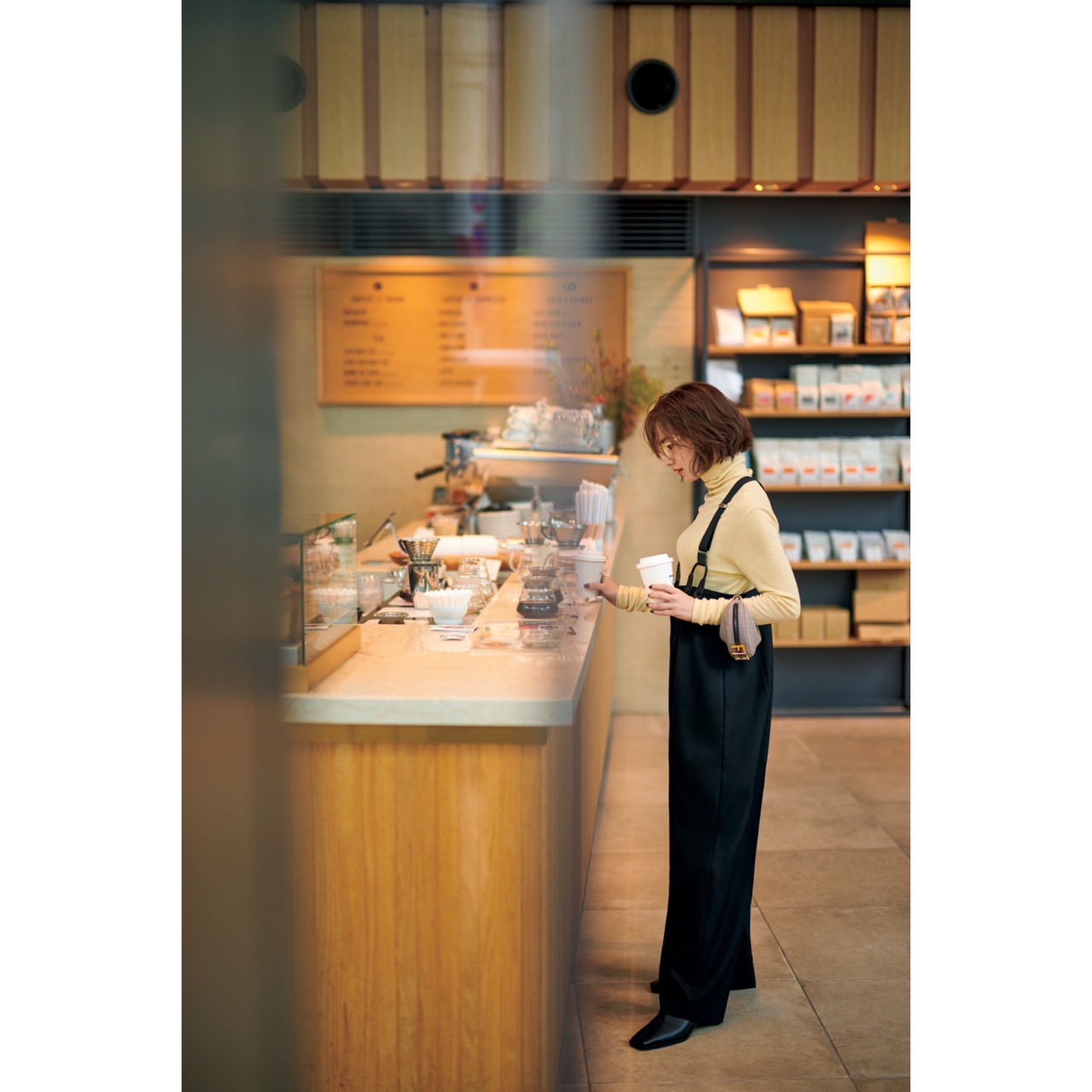 白タートル　サロペット