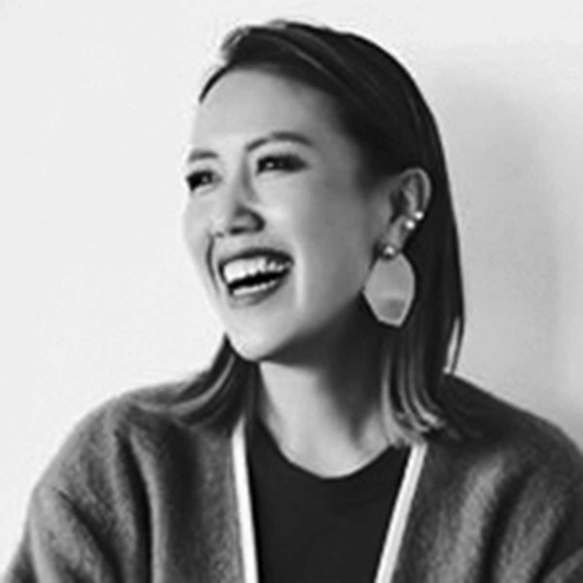 濱口沙世子さん 華やかなカラー